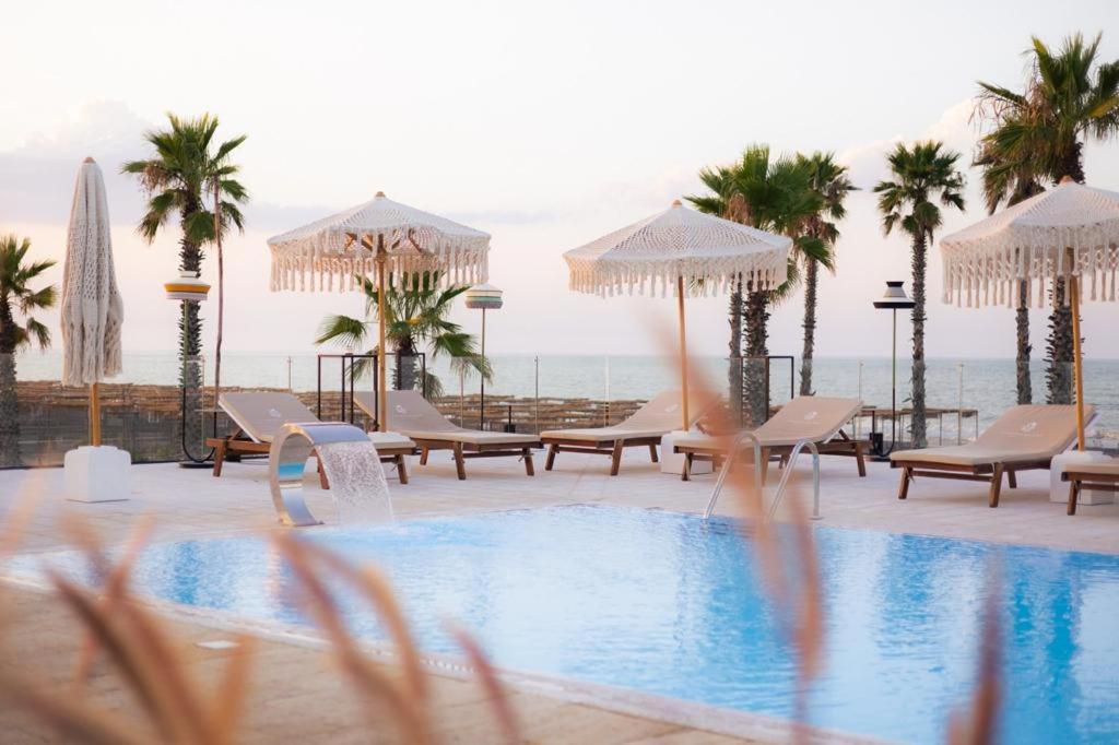 Valerio Resort Beach Club Margherita Di Savoia Exteriör bild