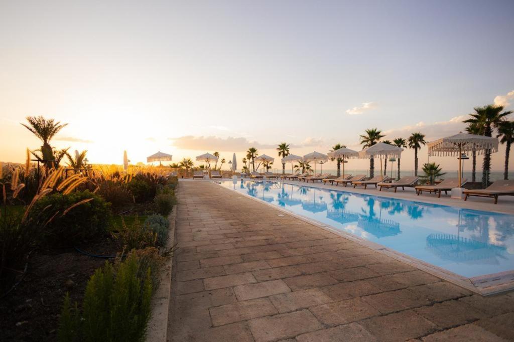 Valerio Resort Beach Club Margherita Di Savoia Exteriör bild